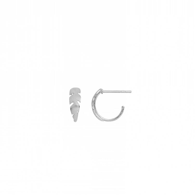 STINE A Jewelry Petit Creol With Feather Earring — Örhängen